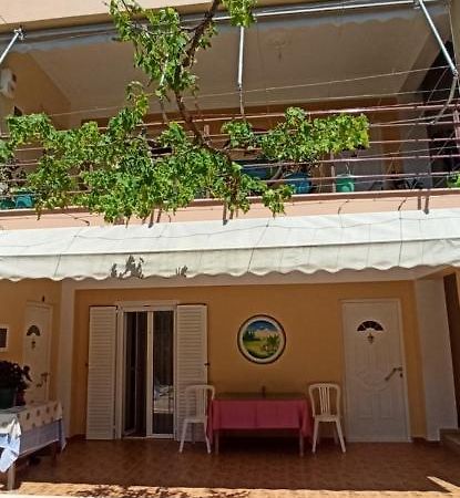 Villa Family Bitri Piqeras Экстерьер фото
